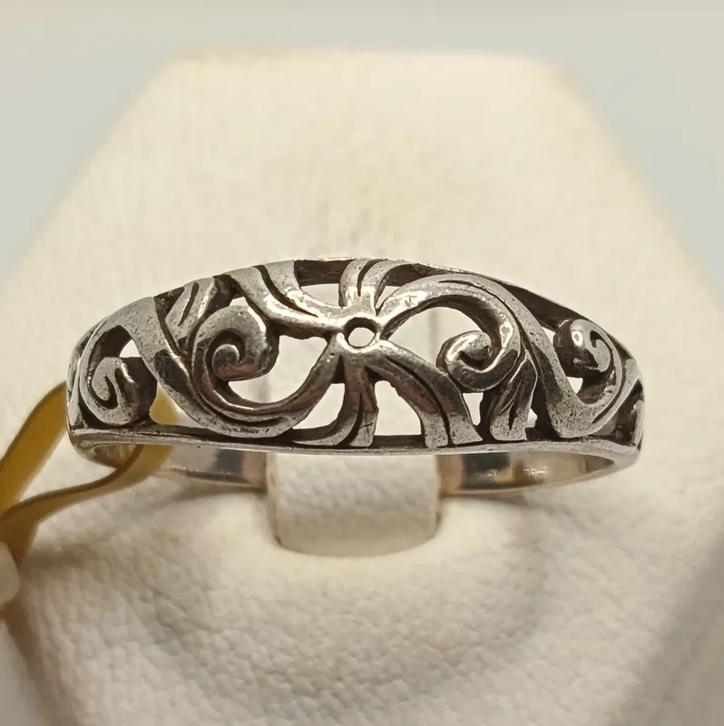 Anillo de plata 925 con diseño