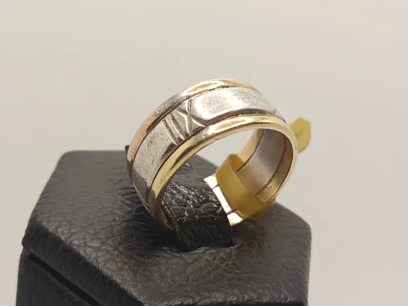Anillo de plata 925 con detalles en oro