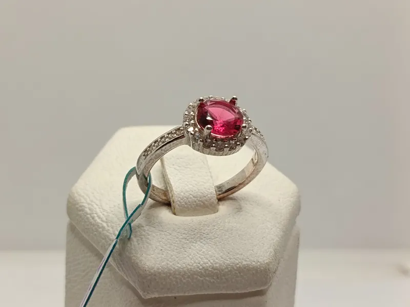 Anillo de plata 925 con piedra negra y circonias