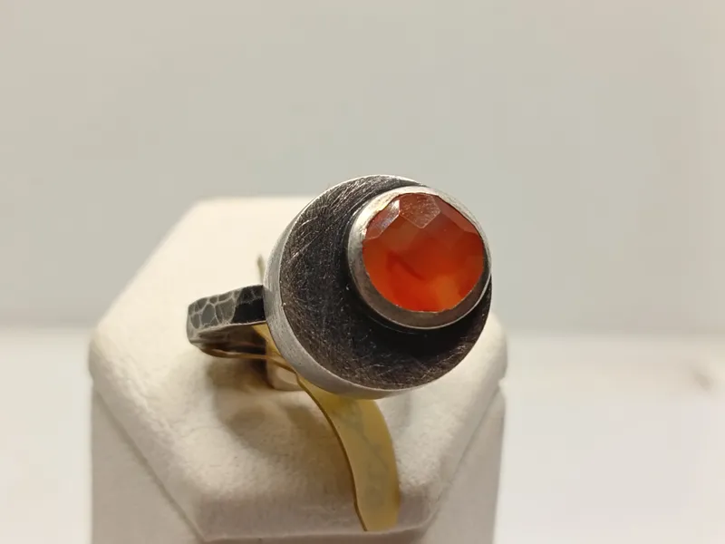 Anillo de plata 925 con agata central