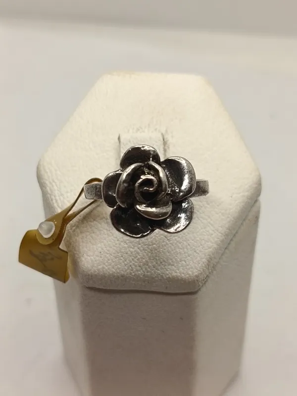 Anillo de plata 925 con flor