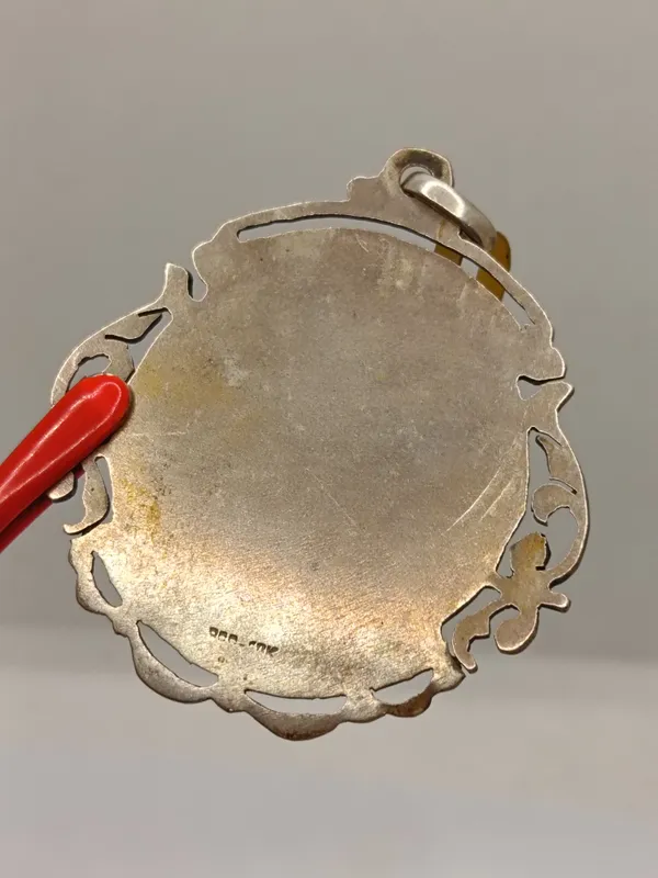 Hermosa medalla de importante tamaño santa teresita plata y oro sellada