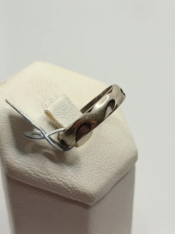Anillo de plata con diseño