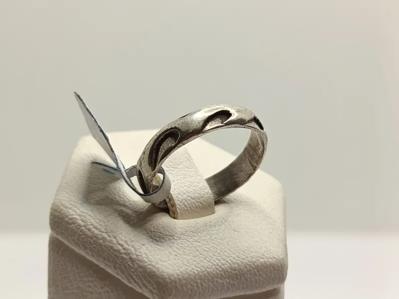 Anillo de plata con diseño