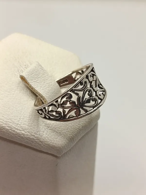 Anillo de plata 925 con diseño