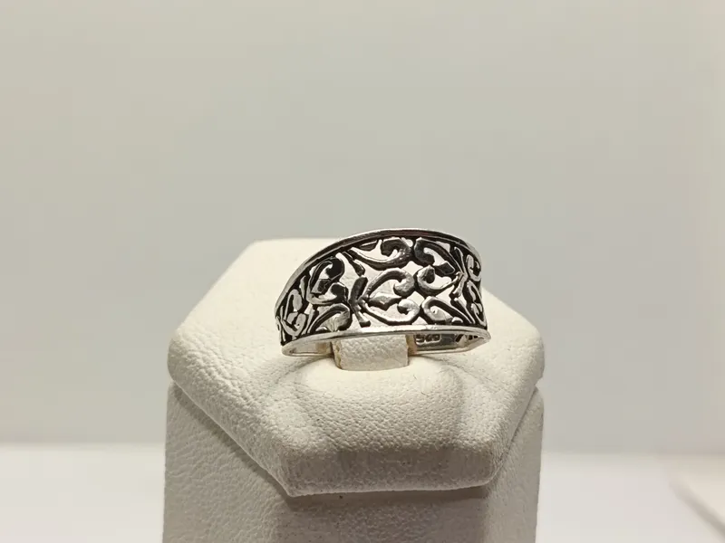 Anillo de plata 925 con diseño
