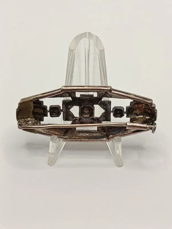 Prendedor art deco de plata y marquesitas años 20