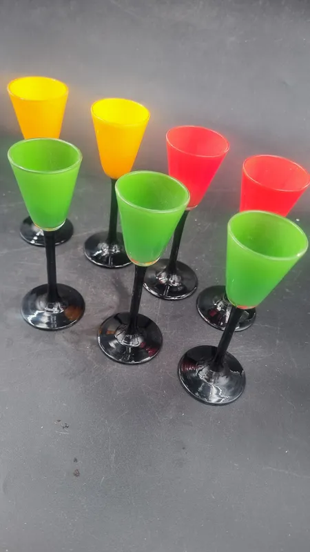 7 copas de colores de murano