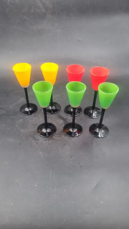 7 copas de colores de murano