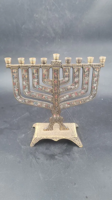 Candelabro hebreo pintado con esmalte 9 luces