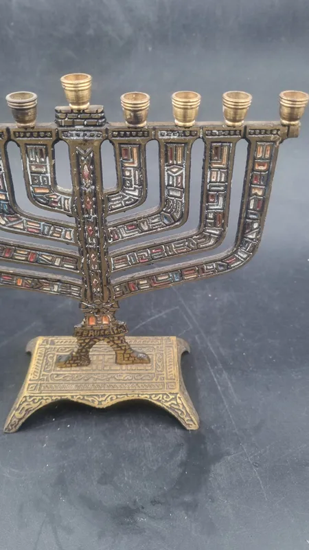 Candelabro hebreo pintado con esmalte 9 luces