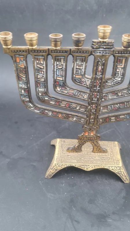 Candelabro hebreo pintado con esmalte 9 luces