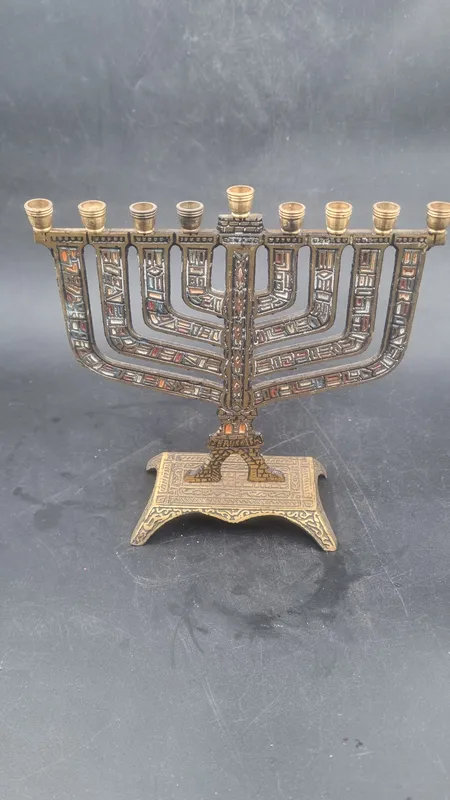 Candelabro hebreo pintado con esmalte 9 luces