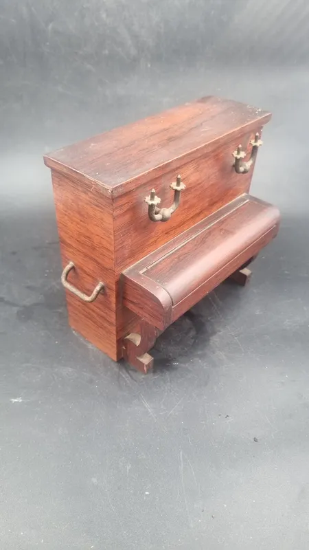 Piano caja musical