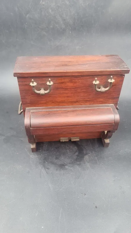 Piano caja musical