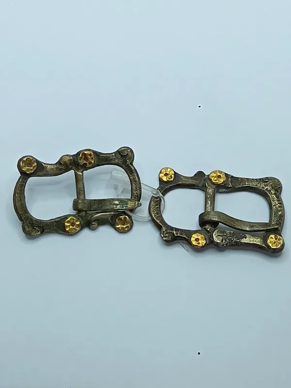 Hebillas de plata y oro criollas