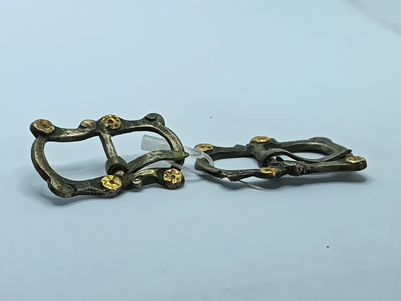 Hebillas de plata y oro criollas