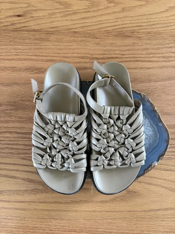 Sandalias cruzadas con nudos visón Massimo Dutti