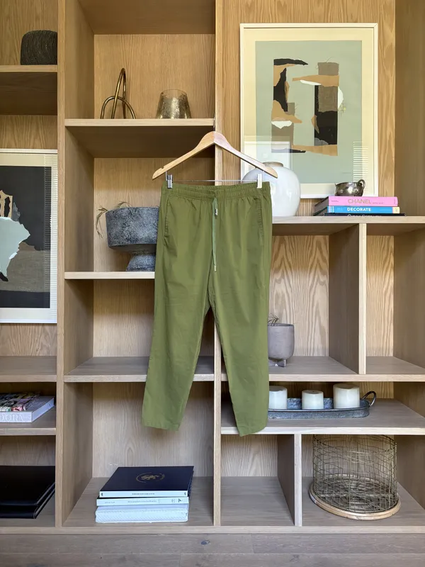 Pantalón tipo joggineta verde Jazmin Chebar