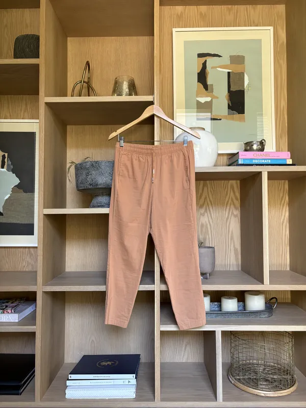 Pantalón tipo joggineta marrón Jazmin Chebar