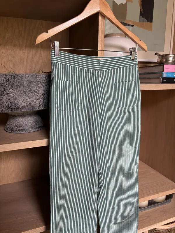 Pantalón verde con rayas blancas Himba
