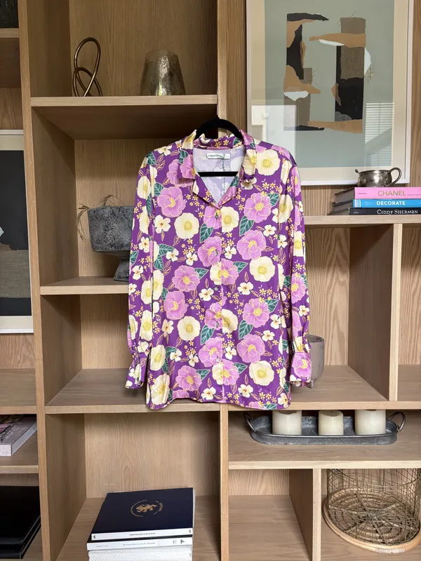 Camisa magenta con flores de colores Coppelia