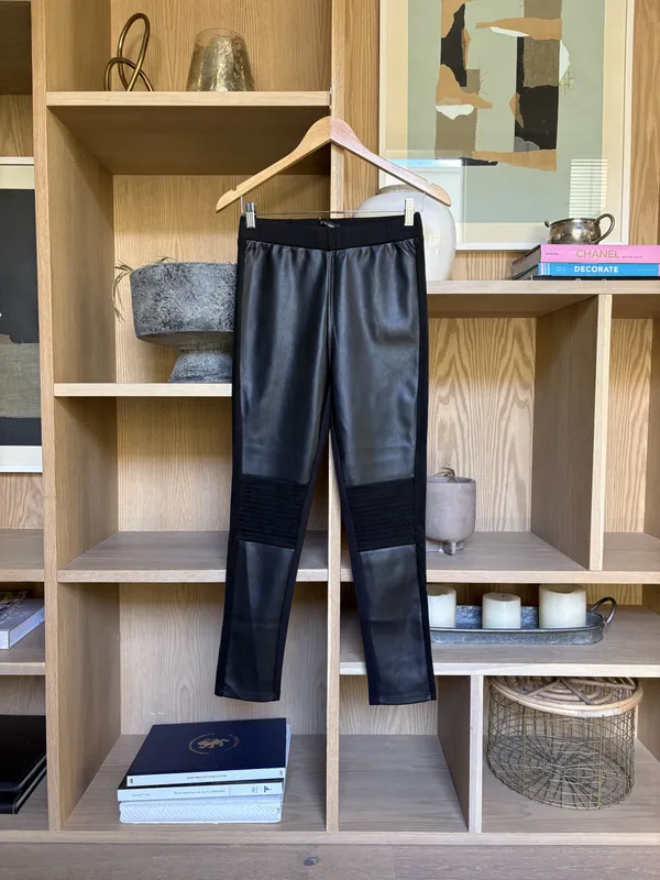Pantalón cuero adelante con rodilleras Rapsodia