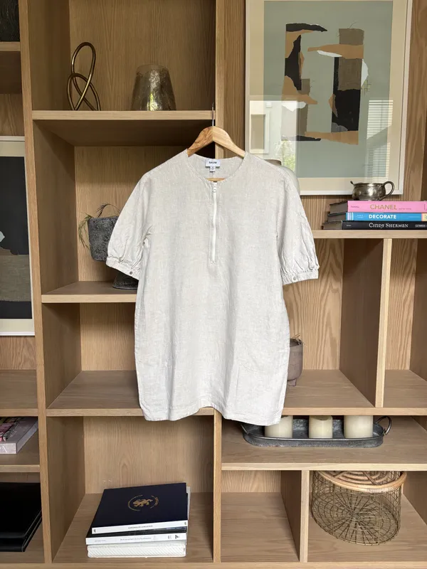 Vestido corto manga corta beige lino con cierre Naum