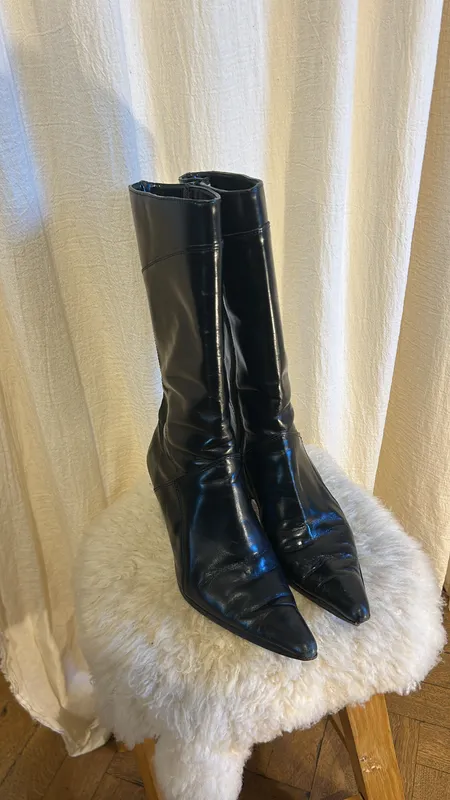Botas en punta negras vintage