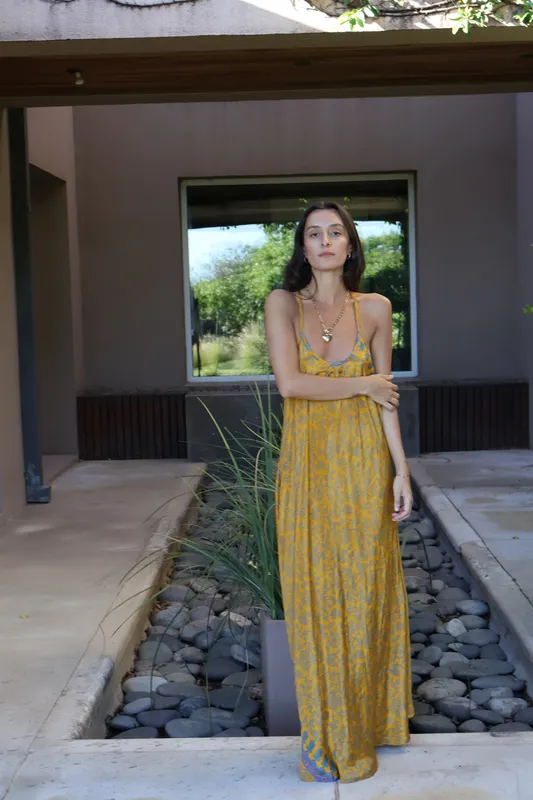 Vestido amarillo estampado a medida