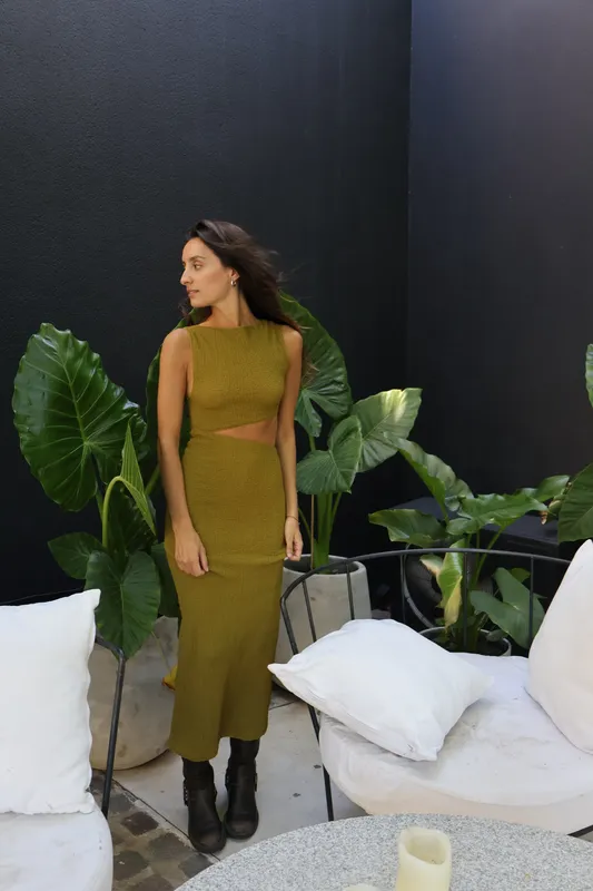 Vestido verde seco textura Zara