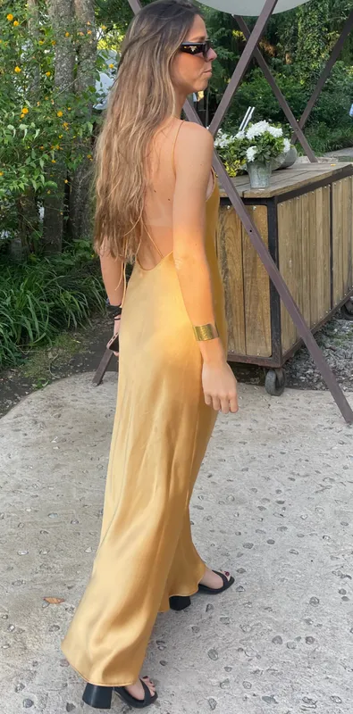 Vestido amarillo espalda Zara