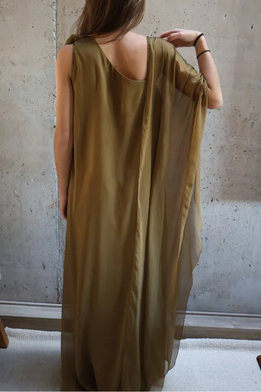 Vestido mostaza c/flor wed code