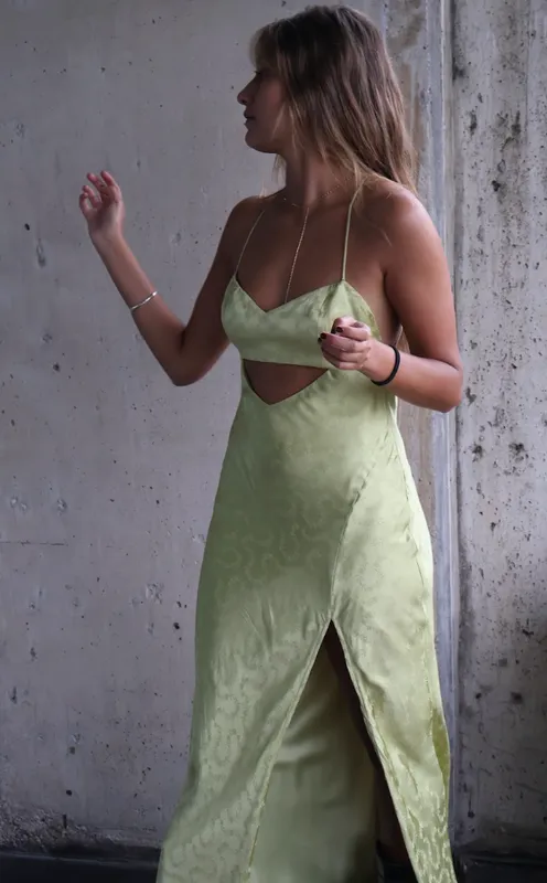 Vestido verde lima textura Revolve