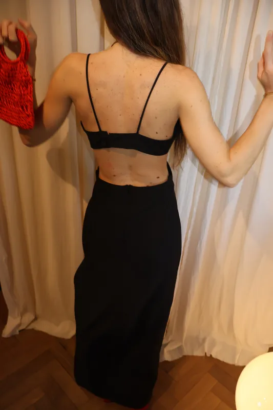 Vestido negro con corpiño Carolina Olloqui