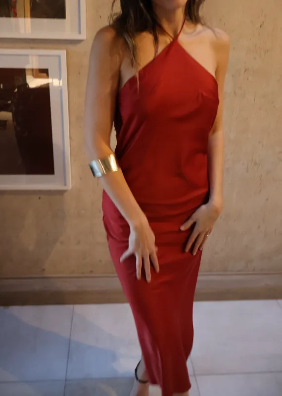 Vestido rojo tiras al cuello a medida