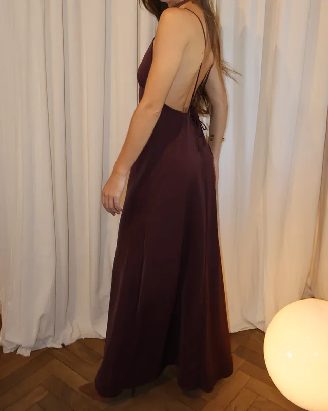 Vestido bordo c/escote y espalda descubierta LTO
