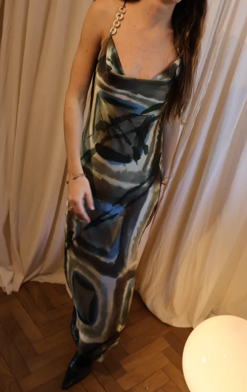 Vestido verde estampado eslabones Zara