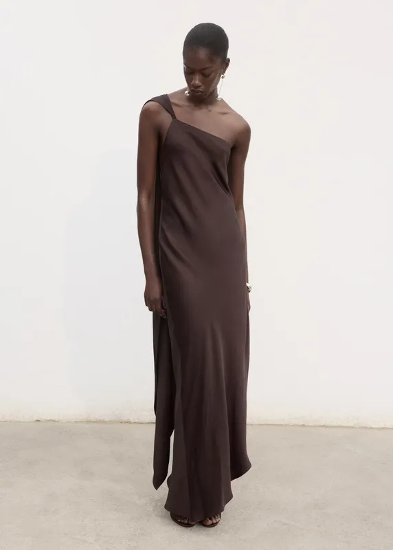 Vestido chocolate con lazo asimetrico Mango