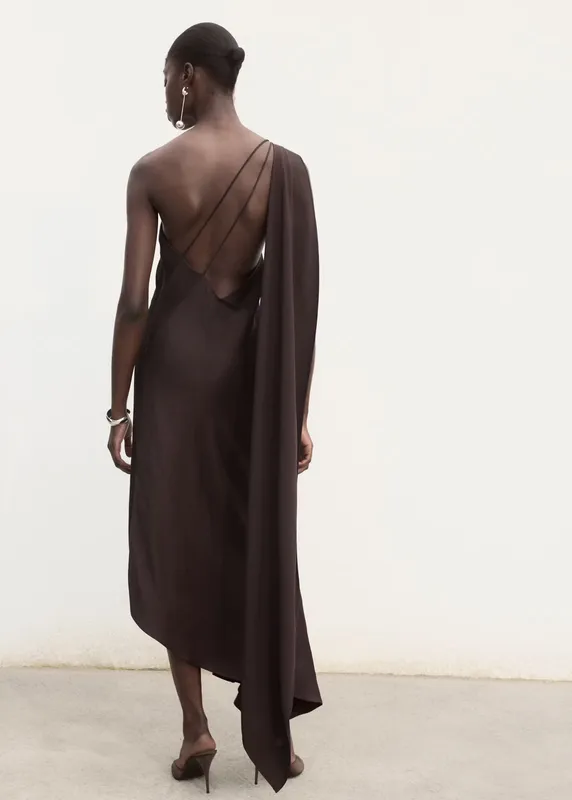 Vestido chocolate con lazo asimetrico Mango