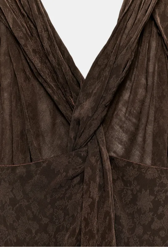 Vestido marron textura jacquard Zara