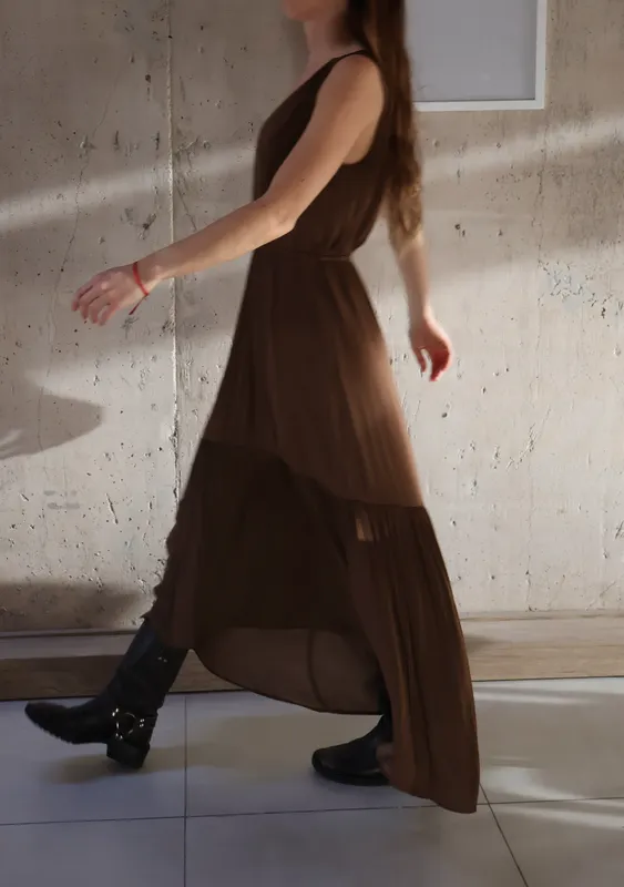 Vestido marron con frunces Banana Republic