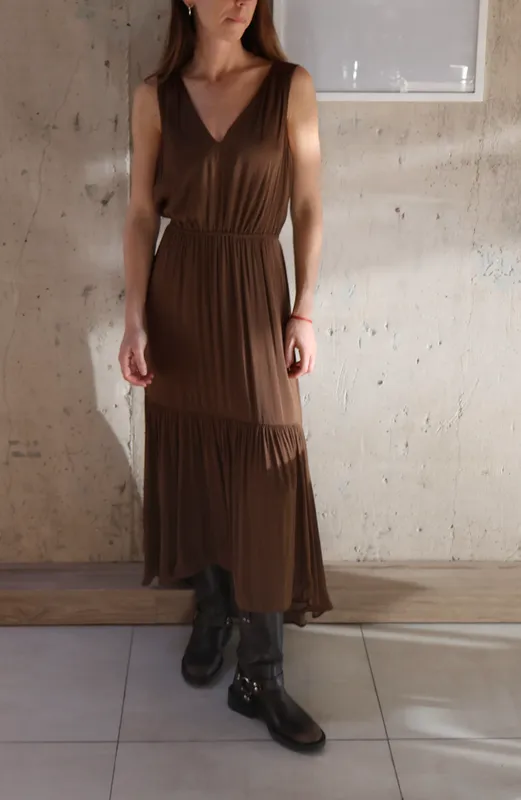 Vestido marron con frunces Banana Republic
