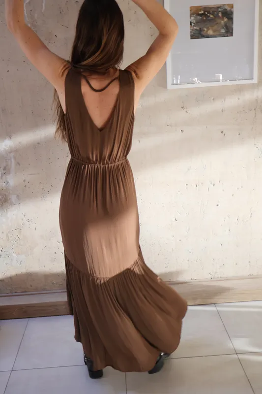Vestido marron con frunces Banana Republic