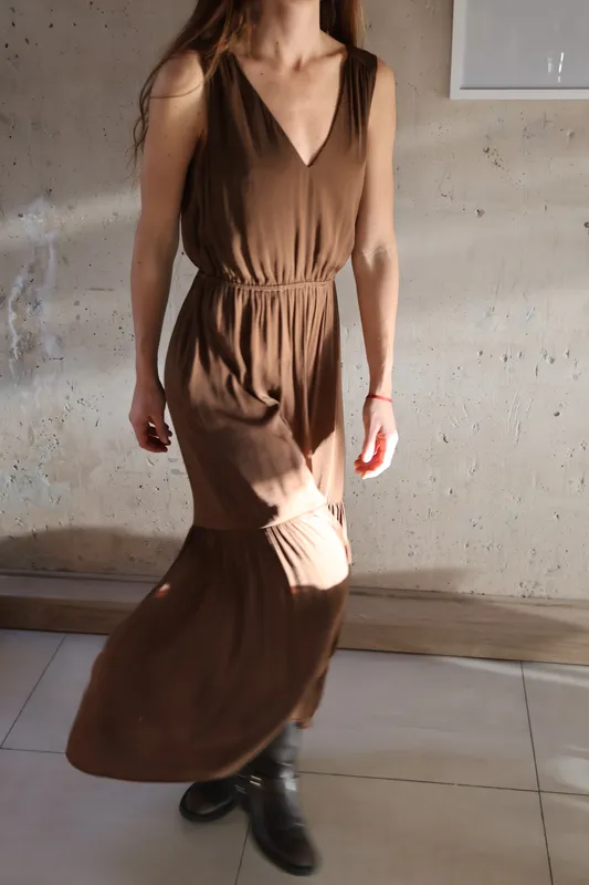Vestido marron con frunces Banana Republic