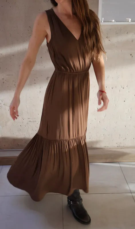 Vestido marron con frunces Banana Republic