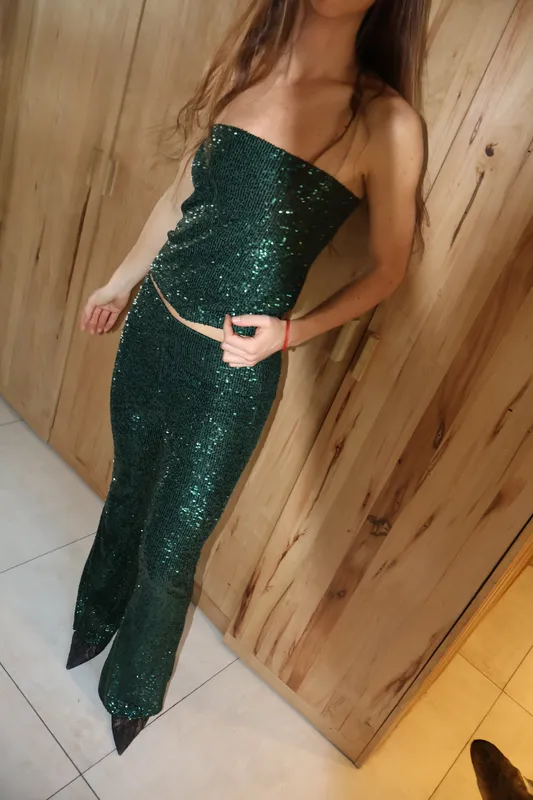 Conjunto verde strapless lentejuelas